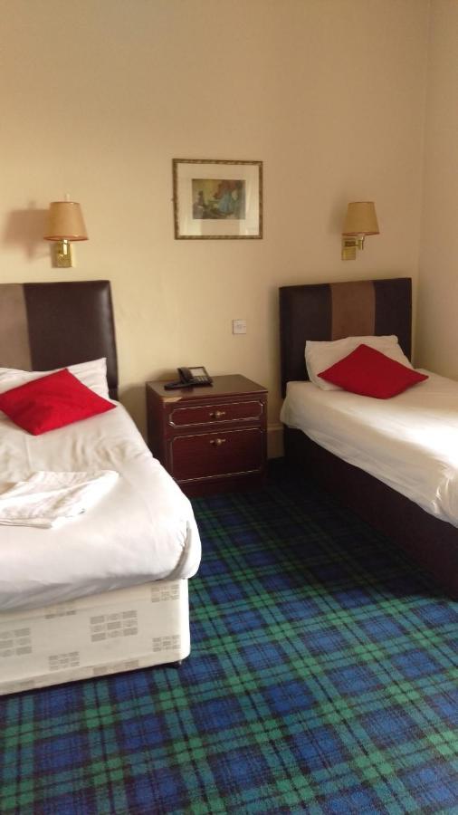 The Anchorage Hotel Трун Екстериор снимка